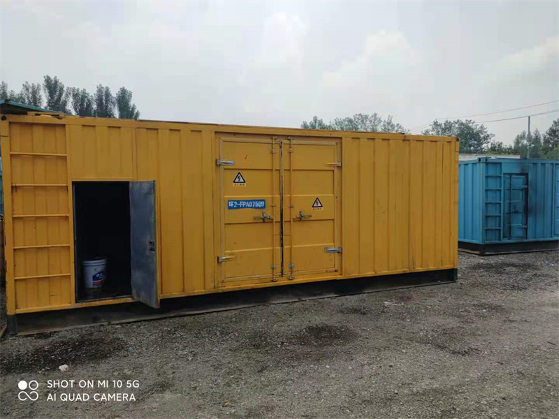 青河200KW柴油发电机组需要配备什么型号的电缆线？
