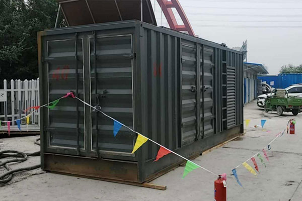 青河发电机租赁空气滤清器多久更换一次?
